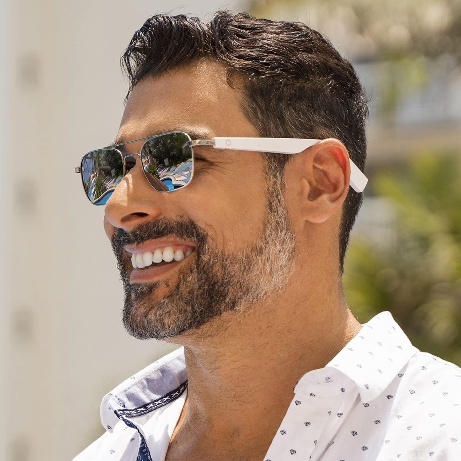 Auris Shades™ – Smart Glasses with Wireless Bluetooth Headphones, Smart Speaker and Wireless Mic 